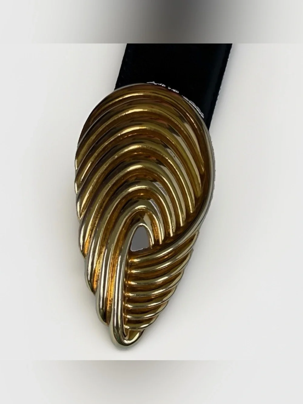 VTG R&R Black Genuine Leather Belt Gold Swirl Statement Buckle S